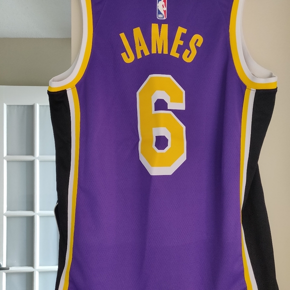 Men's Official NBA LeBron James Jersey - Picture 2 of 4